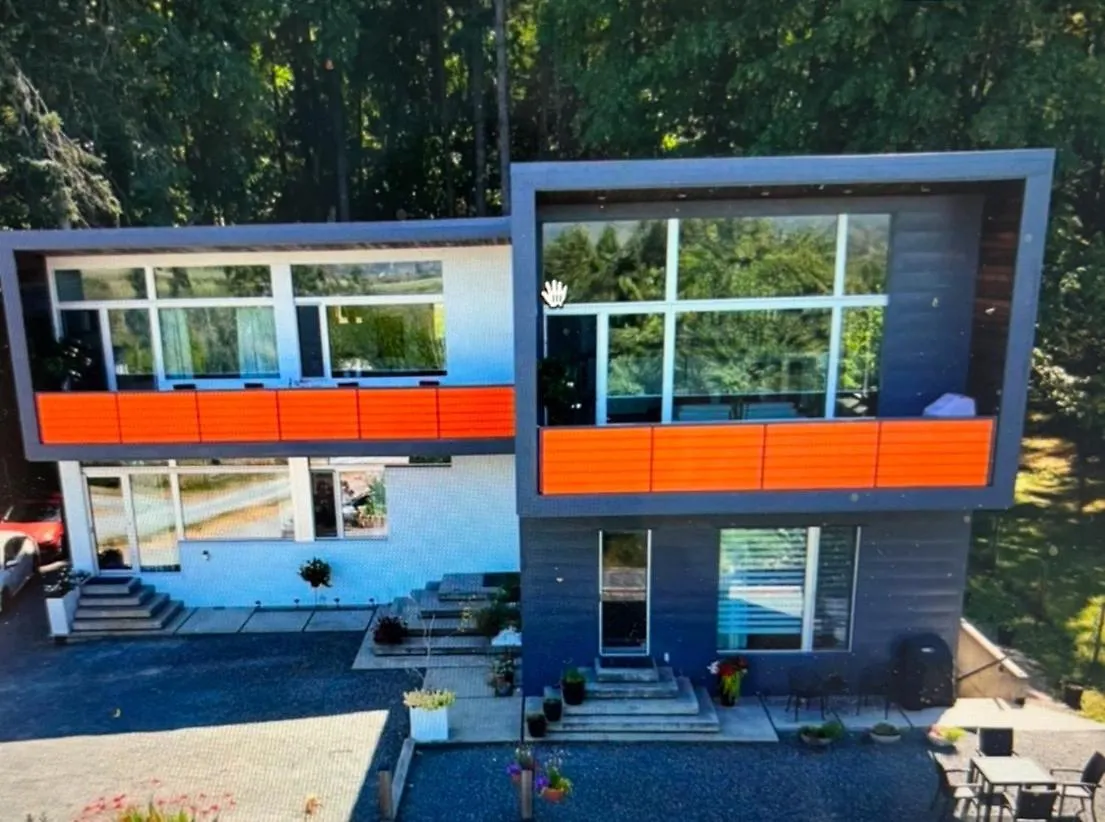 The Cube Apartment Cowichan Bay